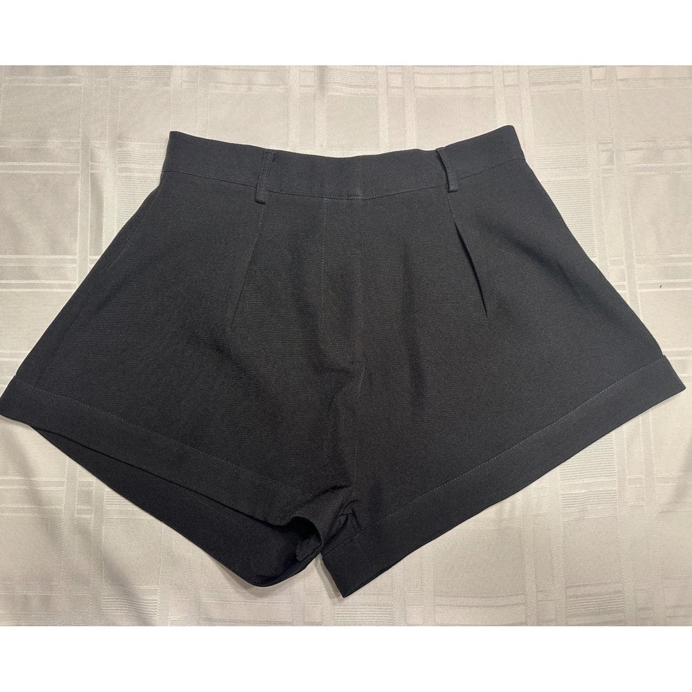 White Fox Shorts Women M Black High Waisted Pleated Cuffed In Good Condition